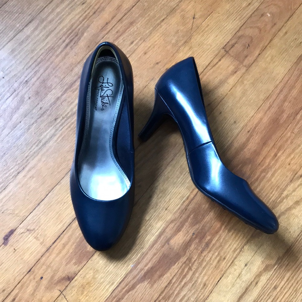 Navy blue heels